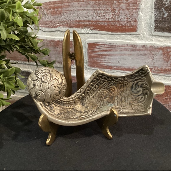 Vintage Metal Crafted Unique Boot Shoe Elf Slipper Ashtray - Rare - Collectible - Picture 1 of 11